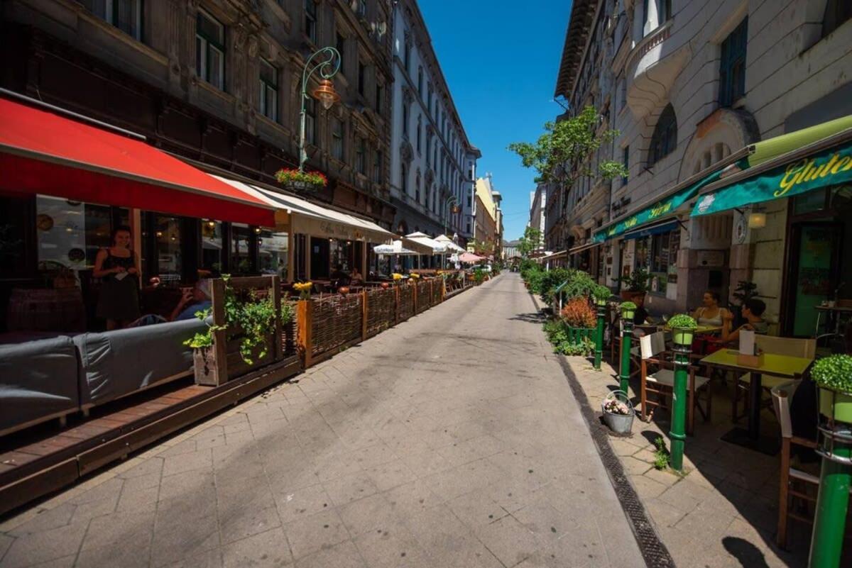 Very Central Convenient Large Ac Place Budapest Kültér fotó